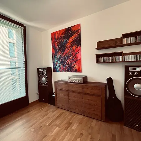 公寓 Vinyl Audio